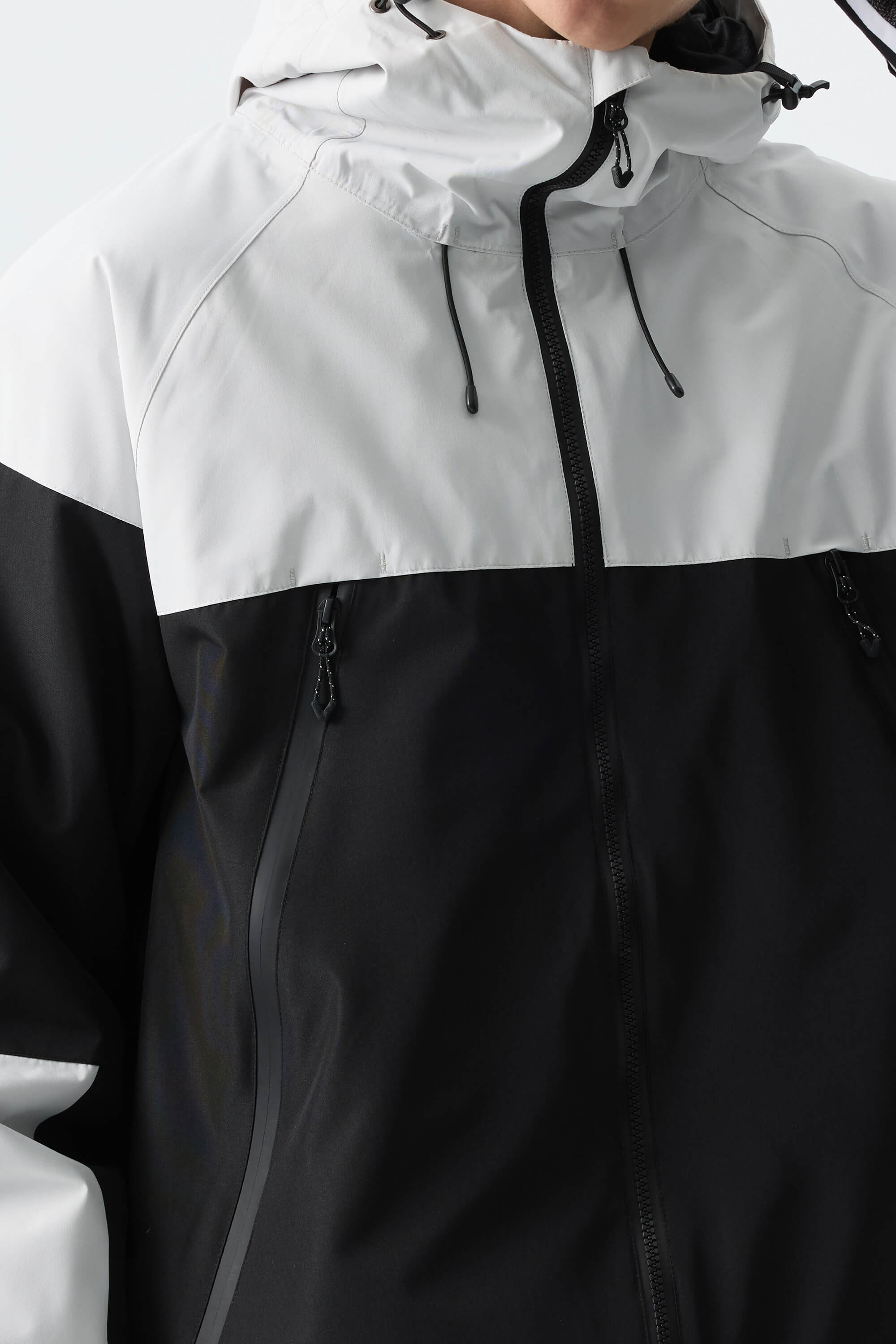 Men's Color-Block Light Grey & Black Structured Insulated Snow Jacket
