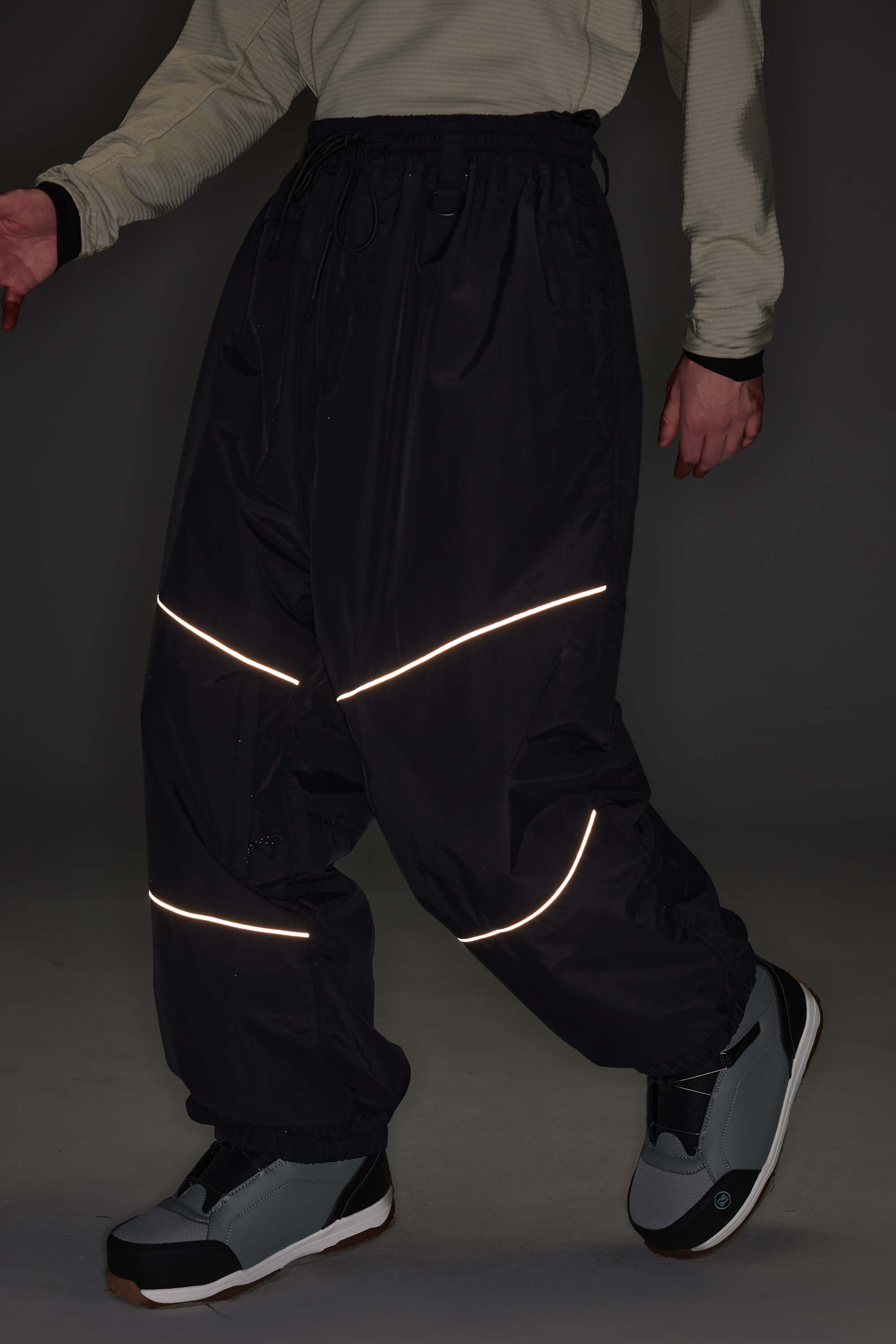 Men's Black Reflective Baggy Snow Pants