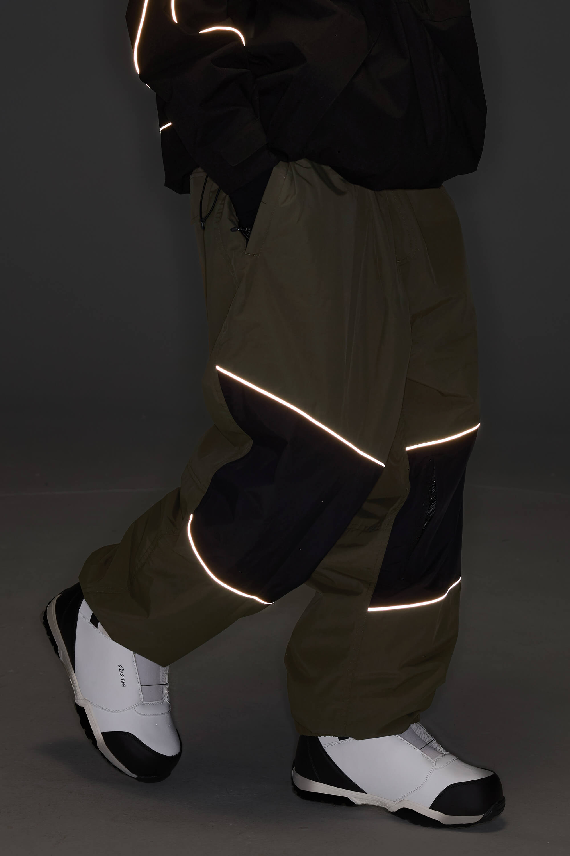Men's Khaki Color-Block Reflective Baggy Snow Pants